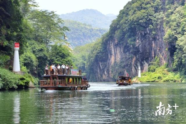 游覽湟川三峽，享連州秀美風(fēng)光。梁素雅 攝