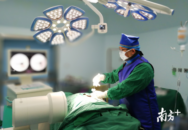 建立起了縣鎮村“一網化”區域分級診療平臺，切實解決群眾“看病難”。