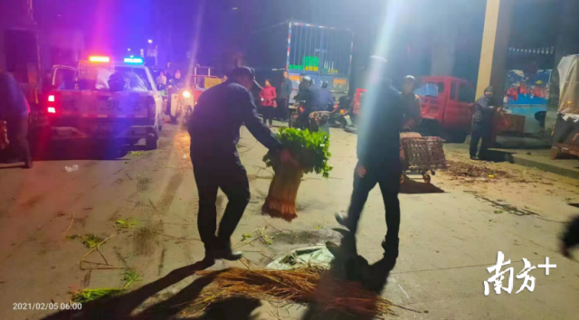 清理亂擺亂賣，營造良好環境。