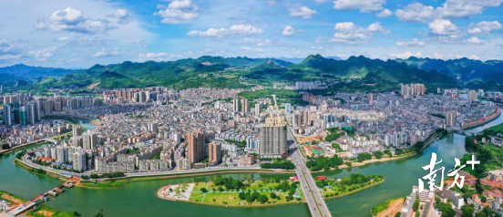 俯瞰連州城。曾亮超 攝