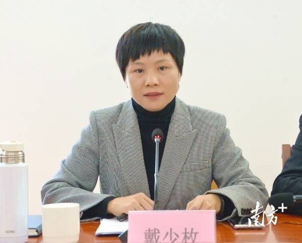 戴少枚強(qiáng)調(diào)，要提高食品安全工作水平，保障人民群眾“舌尖”上的安全。張曉欣 攝