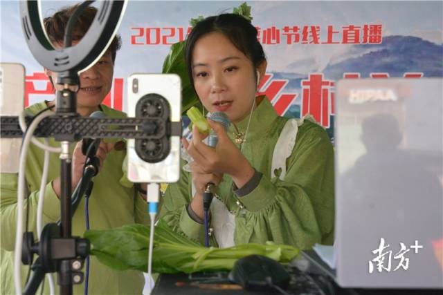現(xiàn)場直播。張曉欣 攝